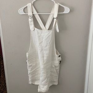 seek white short overalls !